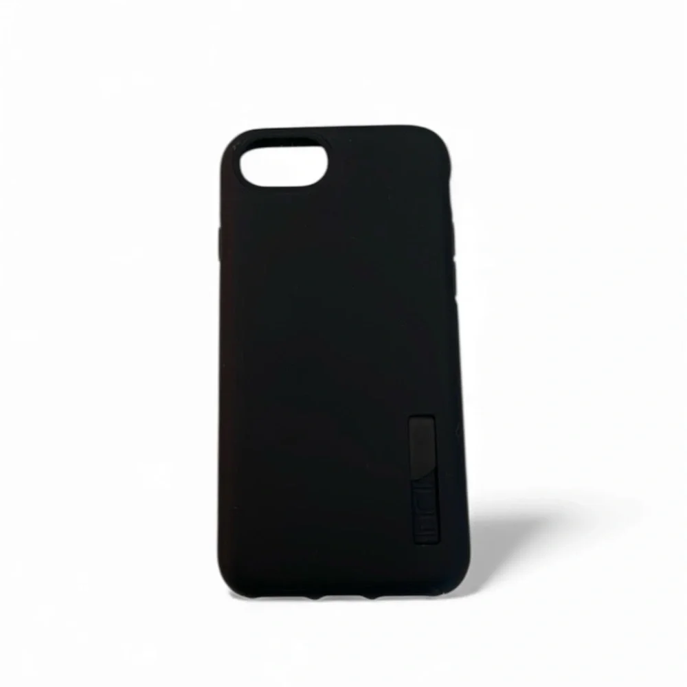 iPhone 5 cover in black no damage perfect condition all black, a thick over